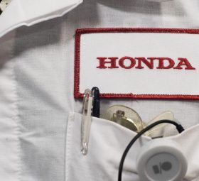 Pakaian seragam pekerja Honda